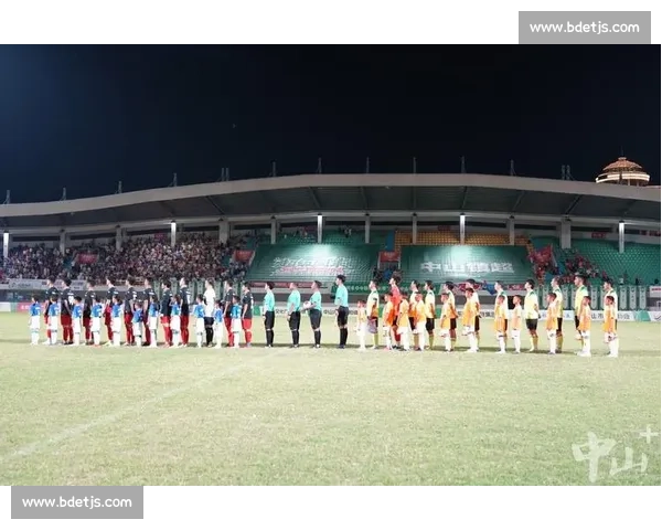 全国田径锦标赛激战正酣多项纪录被刷新引发关注青年老将同场竞技 全国田径锦标赛激战正酣多项纪录被刷新引发关注青年老将同场竞技