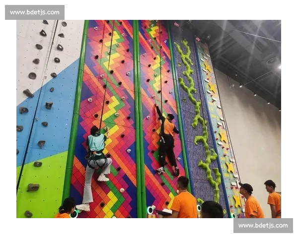 极限运动浪潮下年轻人挑战自我与城市文化新表达的时代精神探索 极限运动浪潮下年轻人挑战自我与城市文化新表达的时代精神探索