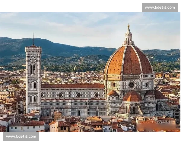 以圣玛丽亚感恩教堂为中心的文艺复兴信仰与艺术交汇时空漫步记 以圣玛丽亚感恩教堂为中心的文艺复兴信仰与艺术交汇时空漫步记