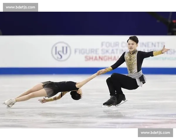 四大洲滑冰赛精彩进展:选手表现抢眼,激烈角逐引爆全场热情 - 副本 四大洲滑冰赛精彩进展:选手表现抢眼,激烈角逐引爆全场热情 - 副本