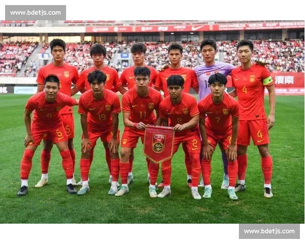 国足绝杀晋级世界杯引爆全国球迷热议与媒体争论再度持续升温话题 - 副本