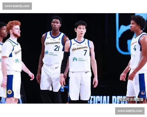 焦点对决点燃绿茵激情鏖战全程回顾豪门争锋决胜时刻解析精彩瞬间 - 副本 - 副本 焦点对决点燃绿茵激情鏖战全程回顾豪门争锋决胜时刻解析精彩瞬间 - 副本 - 副本