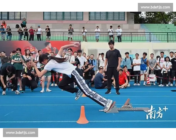 短跑赛事激烈角逐，冠军争夺战最终结果揭晓创历史新高 - 副本 - 副本