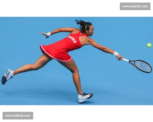 网球赛场瞬息万变攻防节奏与选手心理博弈全景解析精彩对决走势观察 - 副本 - 副本